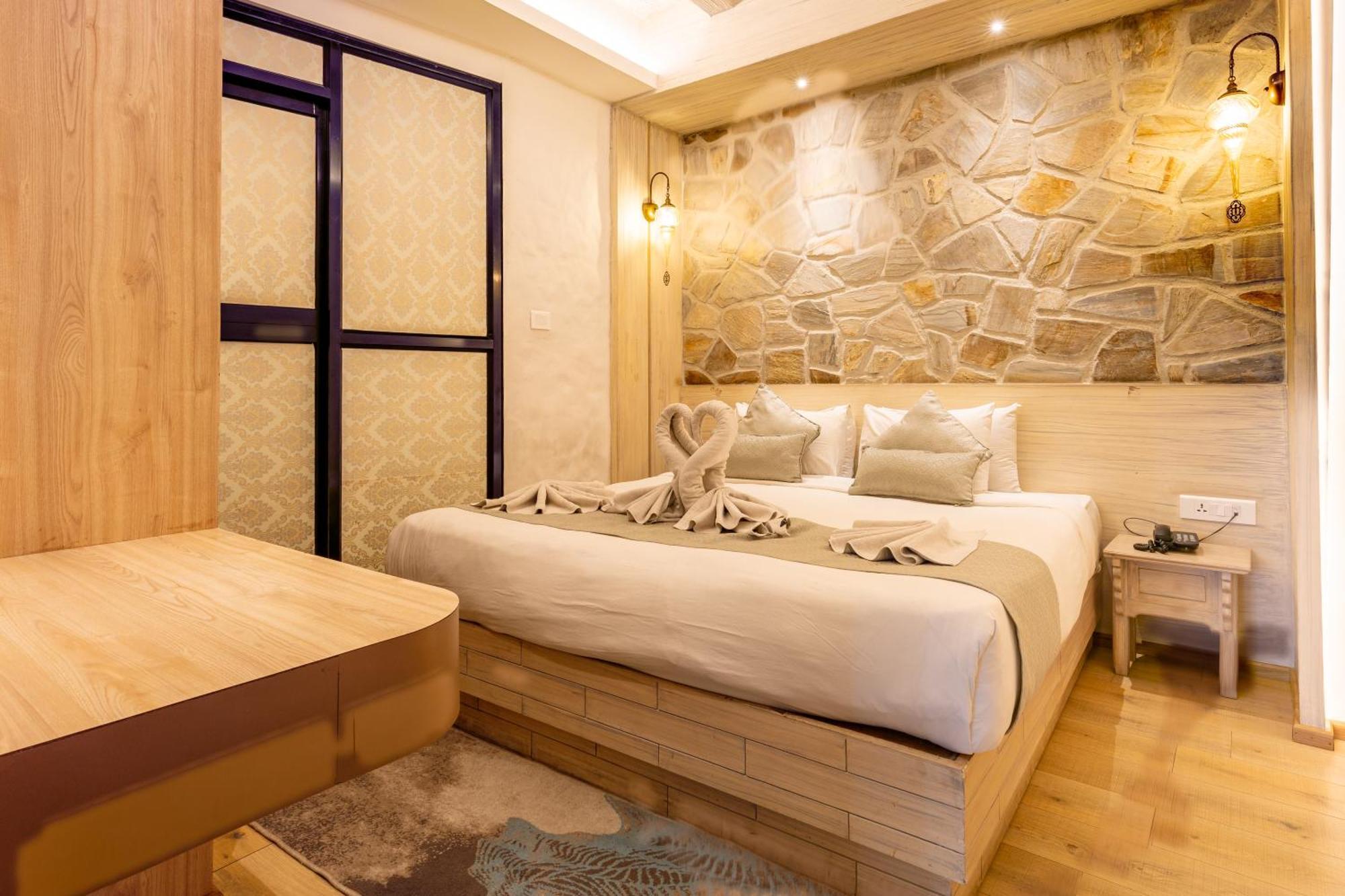 Arushi Boutique Hotel Катманду Экстерьер фото