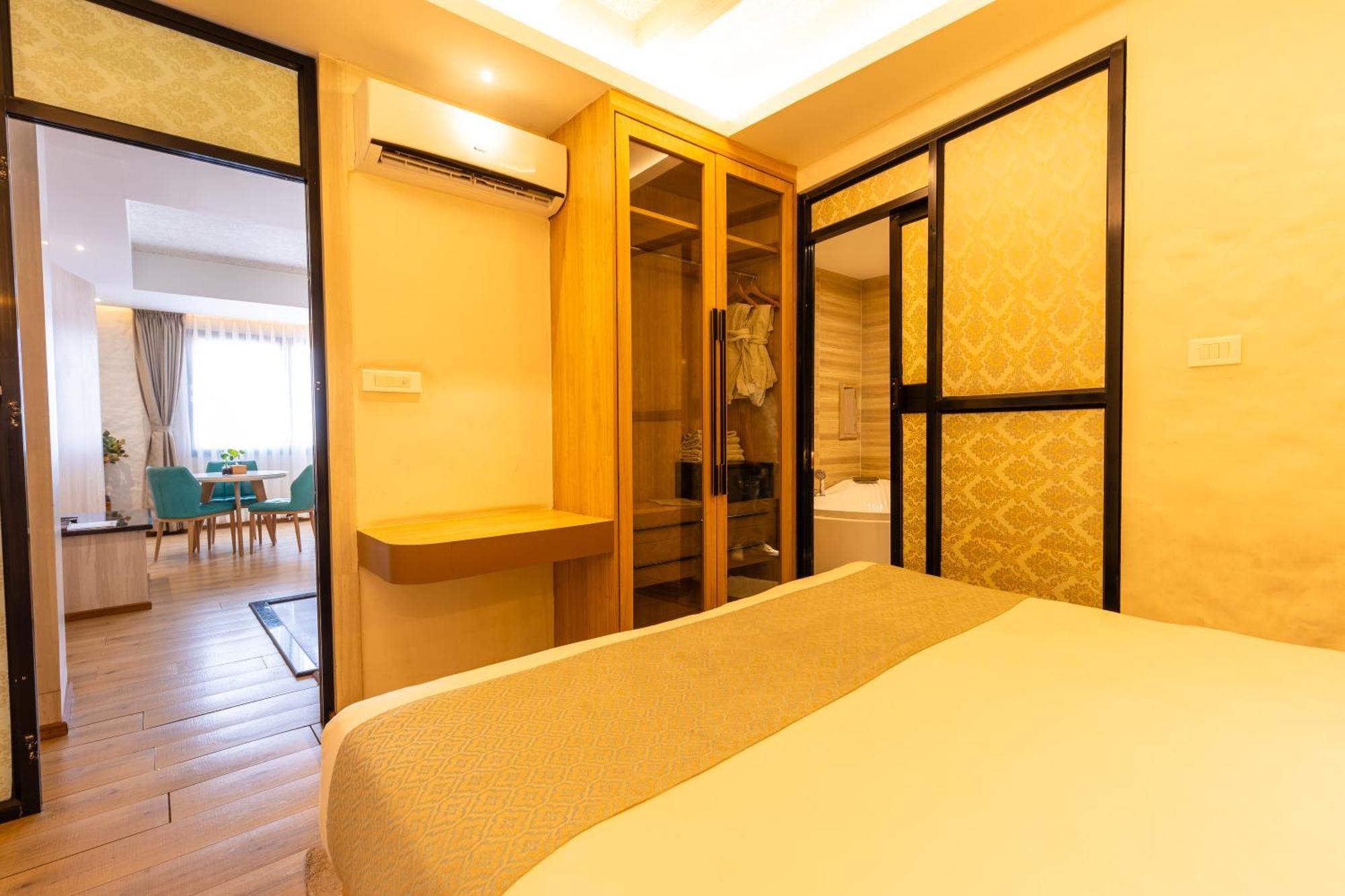 Arushi Boutique Hotel Катманду Экстерьер фото
